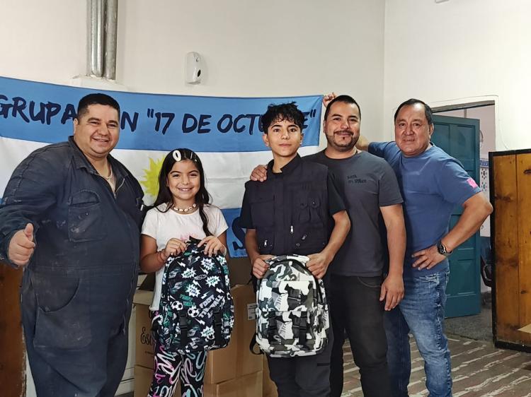 AOMA entregó útiles escolares para todas los afiliados y afiliadas