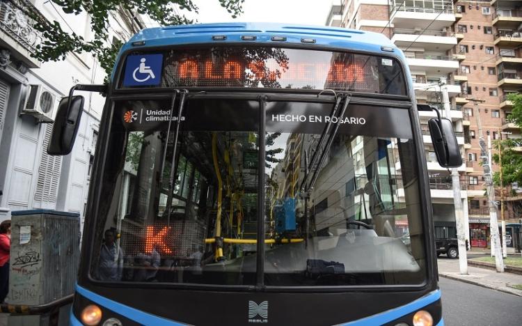 Apuesta 100% local: Rosario convertiría buses a eléctricos con baterías de litio nacionales