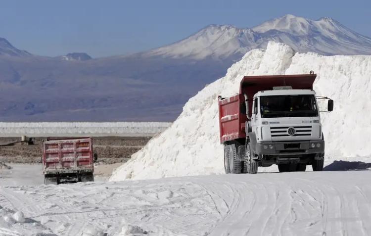 Argentina exporta carbonato de litio para que lo industrialicen en Chile Argentina exporta carbonato de litio para que lo industrialicen en Chile