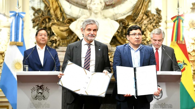 Argentina y Bolivia avanzan en proyectos para desarrollar la cadena del litio Argentina y Bolivia avanzan en proyectos para desarrollar la cadena del litio