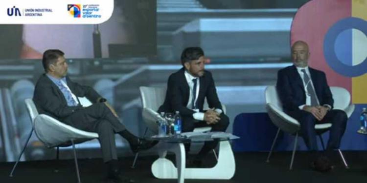 CAEM en la Conferencia Industrial de UIA: Inversiones para la recuperación del país, de la mano de la electromovilidad CAEM en la Conferencia Industrial de UIA: Inversiones para la recuperación del país, de la mano de la electromovilidad