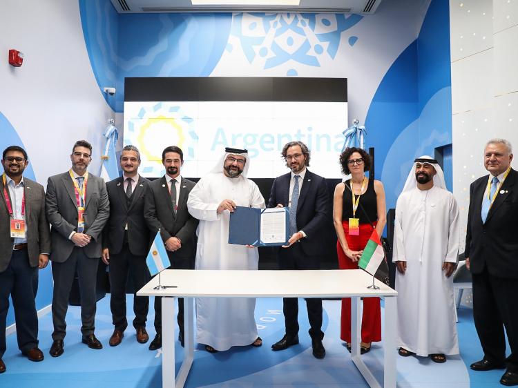 Cafiero firmó convenio sobre certificaciones Halal para exportaciones argentinas Cafiero firmó convenio sobre certificaciones Halal para exportaciones argentinas
