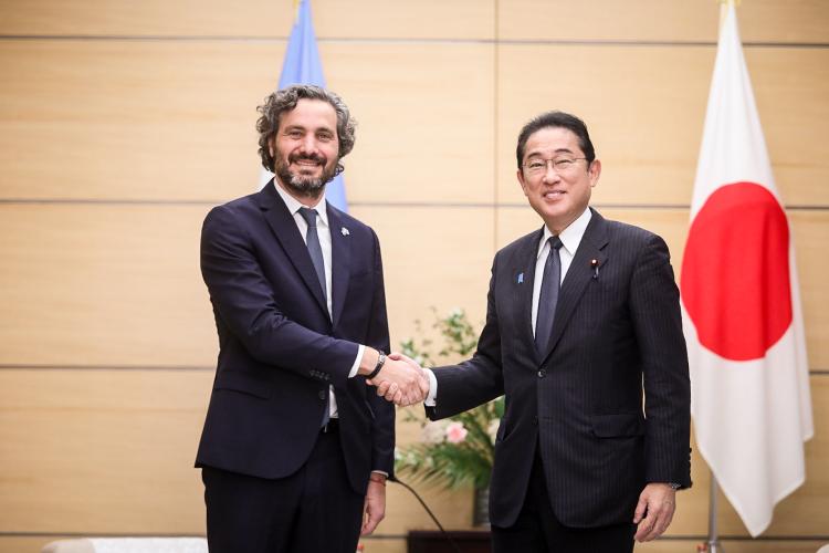 Cafiero junto al Primer Ministro de Japón dialogaron sobre inversiones estratégicas en energía y minería Cafiero junto al Primer Ministro de Japón dialogaron sobre inversiones estratégicas en energía y minería