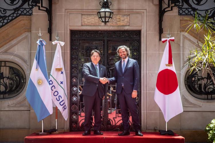 Cafiero recibió a su par de Japón para fortalecer el comercio bilateral, promover inversiones y cooperación en ciencia y tecnología, energía y minería