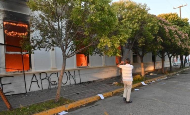 Chubut: Torres celebró las detenciones por el incendio de 2021 en Casa de Gobierno