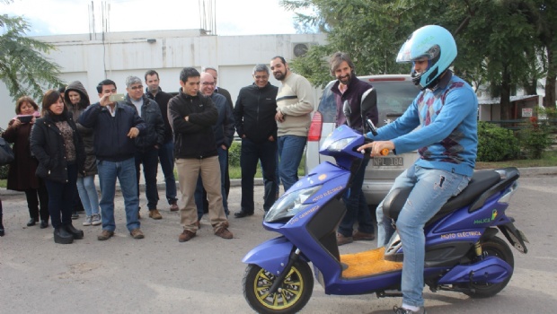 Catamarca: Científicos de la UNCA crearon una batería de litio para motos