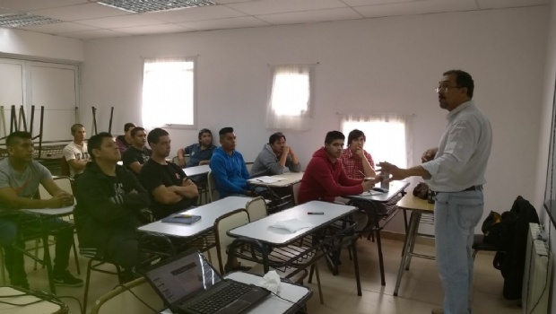 Santa Cruz: Comenzó curso básico sobre Minería en Puerto Deseado