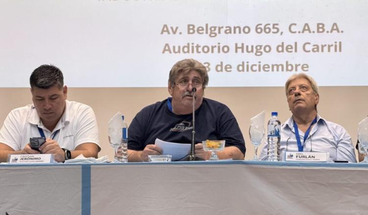 Con Laplace presente, gremios industriales se reúnen en SMATA para definir su estrategia contra la reforma laboral