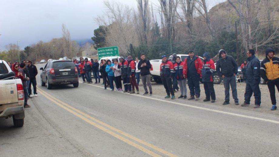 Neuquén/Corte ruta 40: mineros desconfían de la promesa de pago