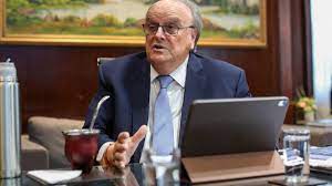 De Mendiguren: "Hay que debatir si queremos ser propietarios de nuestros recursos o inquilinos" De Mendiguren: "Hay que debatir si queremos ser propietarios de nuestros recursos o inquilinos"