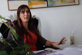 Mendoza: Para la senadora Einsechlas: "La gente que está a favor de la minería no opina porque tiene miedo"