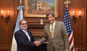 El embajador Argüello se reunió con el subsecretario de Crecimiento Económico, Energía y Medio Ambiente de Estados Unidos El embajador Argüello se reunió con el subsecretario de Crecimiento Económico, Energía y Medio Ambiente de Estados Unidos