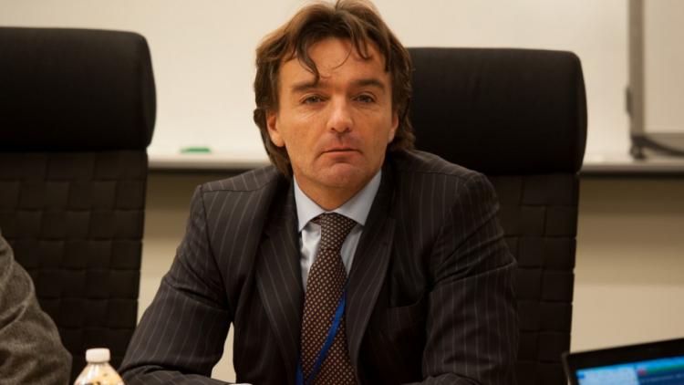 El gobierno afloja controles para favorecer inversiones extranjeras en minería El gobierno afloja controles para favorecer inversiones extranjeras en minería
