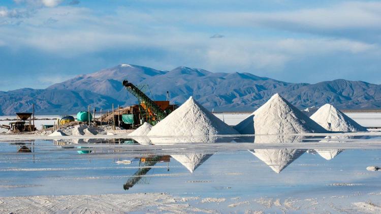 El Gobierno busca nacionalizar el litio y avanzar en un proyecto con Bolivia a pesar del fuerte rechazo de las provincias del norte El Gobierno busca nacionalizar el litio y avanzar en un proyecto con Bolivia a pesar del fuerte rechazo de las provincias del norte