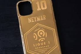 Una funda para el celular de oro recibieron los jugadores del PSG por salir campeones de Francia