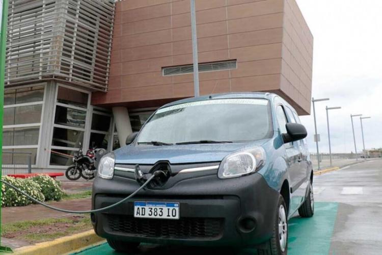 En febrero podría tratarse en el Congreso el proyecto de electromovilidad En febrero podría tratarse en el Congreso el proyecto de electromovilidad