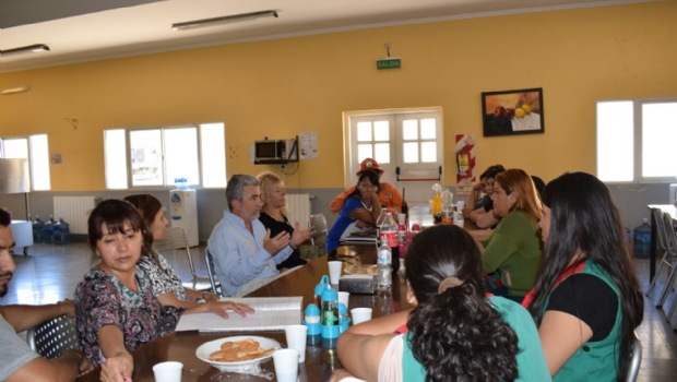 Catamarca: El ministro de Educación visitó la Escuela de Farallón Negro