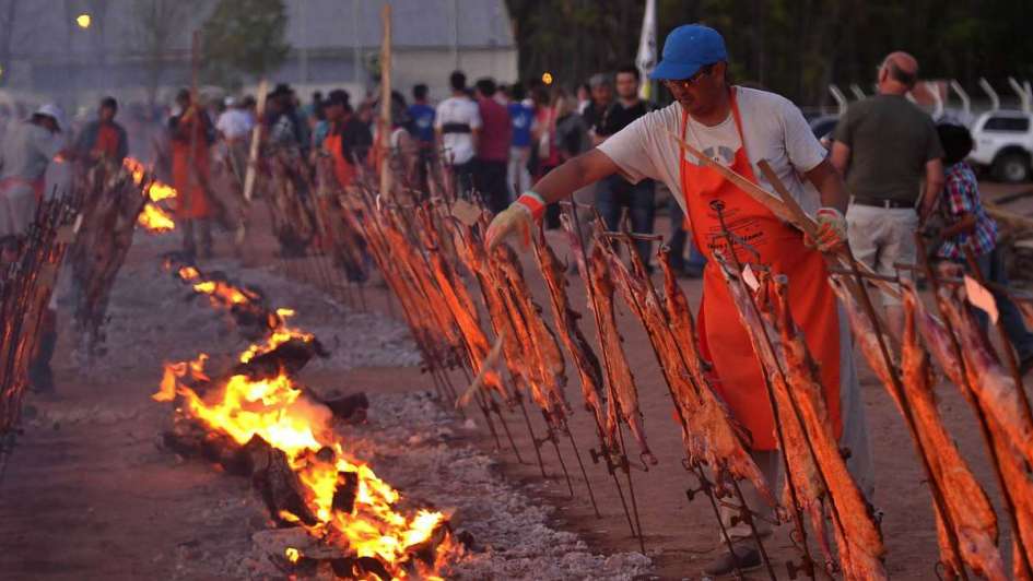 Mendoza: Fiesta del Chivo: sin mención a la vid y con militancia minera