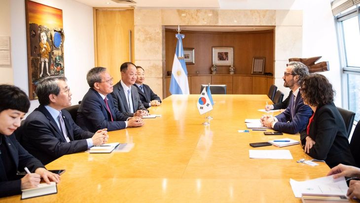 Gobierno recibió a directivos de Posco por inversiones de u$s4.000 millones en litio Gobierno recibió a directivos de Posco por inversiones de u$s4.000 millones en litio