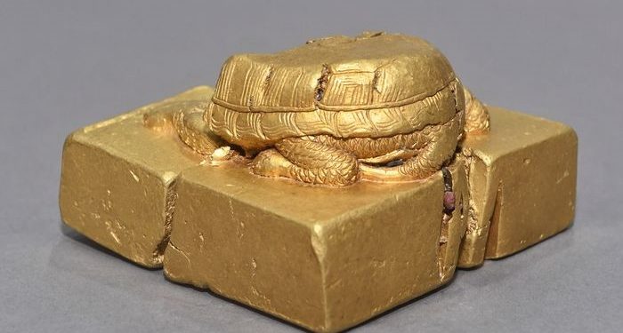 Hallan en China un tesoro que incluye un sello de 8 kilos de oro de la dinastía Ming