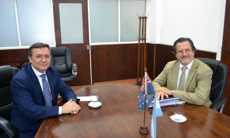 Hensel recibió al nuevo embajador argentino en Australia Hensel recibió al nuevo embajador argentino en Australia