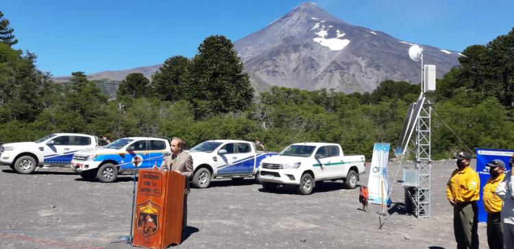 Inauguración y puesta en marcha de la red de monitoreo del volcán Lanín en la provincia de Neuquén.