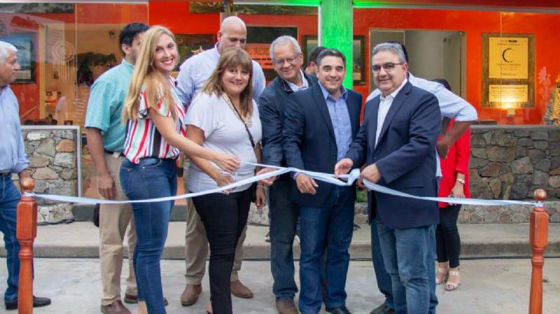 Catamarca: Inauguraron obras en El Rodeocristo. El sendero por el cerro huayco tendrá iluminación led.