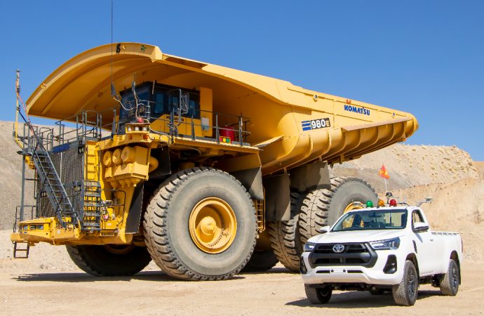 Komatsu y Toyota desarrollarán un vehículo autónomo liviano para la minería