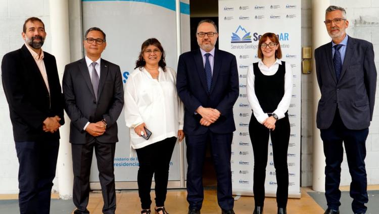 Kulfas y Ávila visitaron las instalaciones del SEGEMAR Kulfas y Ávila visitaron las instalaciones del SEGEMAR