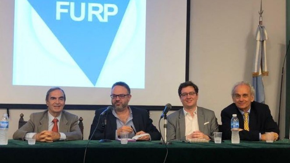 Uno de los principales asesores de Alberto Fernández resaltó que "Estamos en condiciones de pensar una estrategia exportadora para duplicar las exportaciones en 4, 5 o 6 años con Vaca Muerta y la minería"