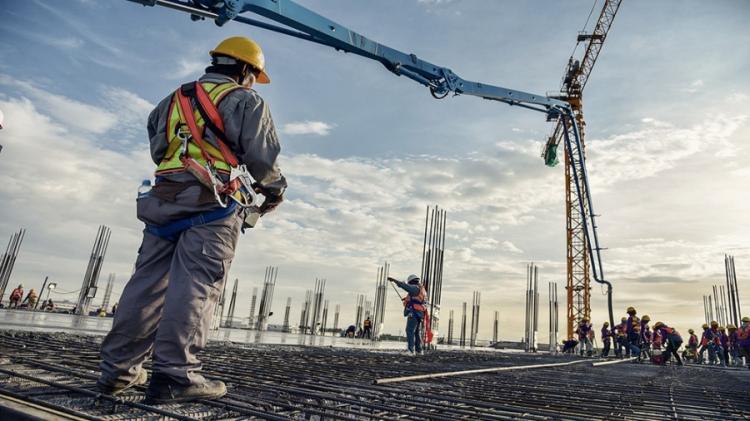 La actividad industrial creció 4,7% y la construcción mejoró un 8,8% en abril La actividad industrial creció 4,7% y la construcción mejoró un 8,8% en abril