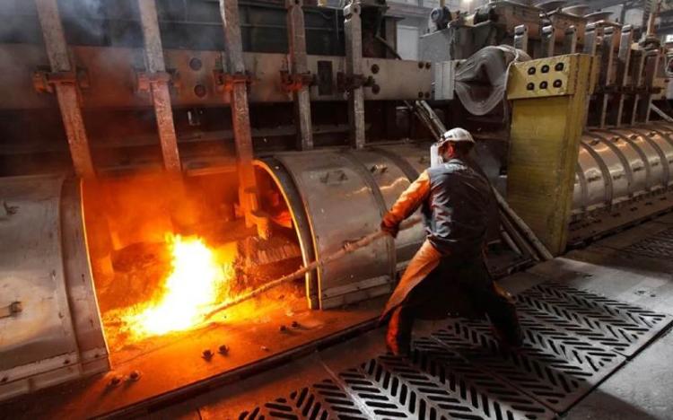 La escasez de energía en Europa reduce la capacidad de zinc y aluminio a la mitad