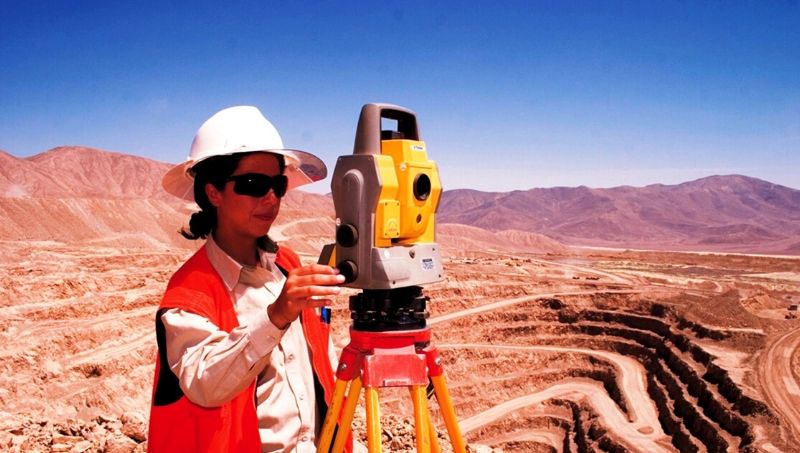 La minería, el nuevo horizonte laboral que se abre para la mujer (ahora representan el 5% de la mano de obra)