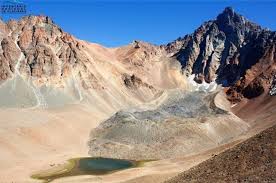 Ley de Glaciares: CAEM sale a marcar "mitos y realidades" en medio del debate por cambios a la norma