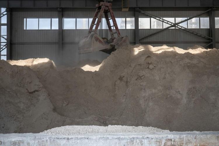Litio y acciones del sector se disparan tras orden de suspensión de producción en China
