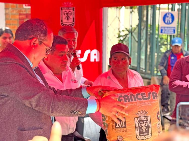 Lo que faltaba: Empresa boliviana Fancesa alista despacho de cemento a Argentina