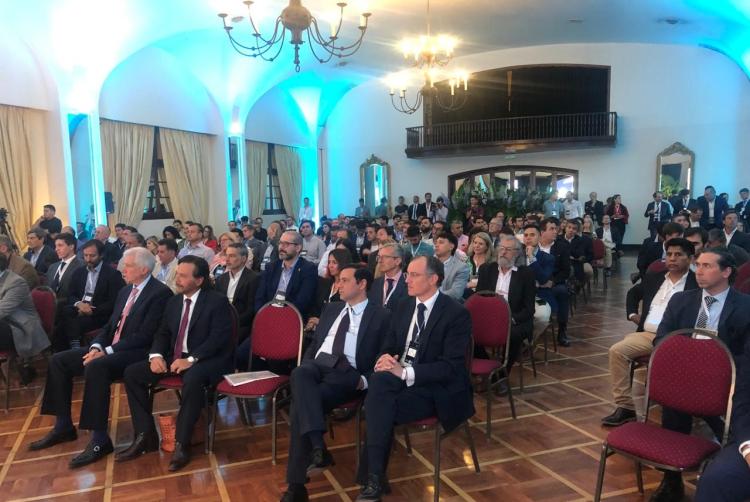 Mensaje contundente de Sáenz: "Inviertan en Salta, confíen en esta tierra de oportunidades que los recibirá con los brazo abiertos" Mensaje contundente de Sáenz: "Inviertan en Salta, confíen en esta tierra de oportunidades que los recibirá con los brazo abiertos"