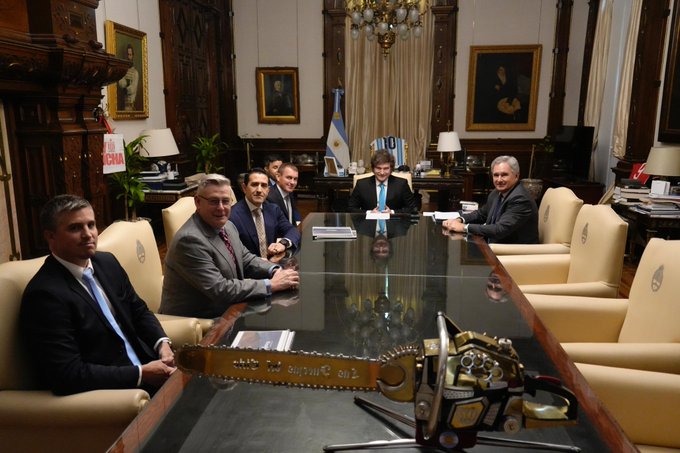 Milei recibió a directivos del proyecto Vicuña para repasar el plan de inversiones en depósitos de cobre en San Juan