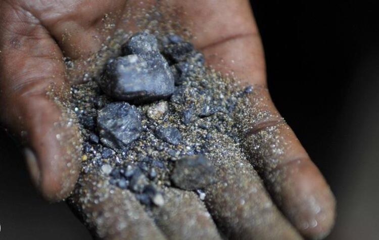 Minería: que es la Niobita, el mineral que carga autos eléctricos en diez minutos