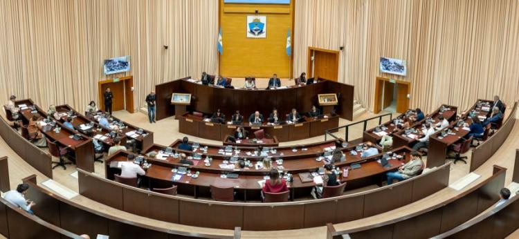 Neuquén: Diputados opositores presentan un amparo contra la reforma de la Ley de Glaciares