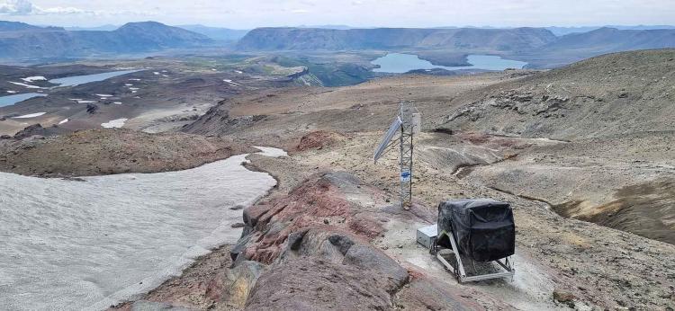 Neuquén: El SEGEMAR participó de la instalación de un telescopio de alta tecnología para estudiar el volcán Copahue