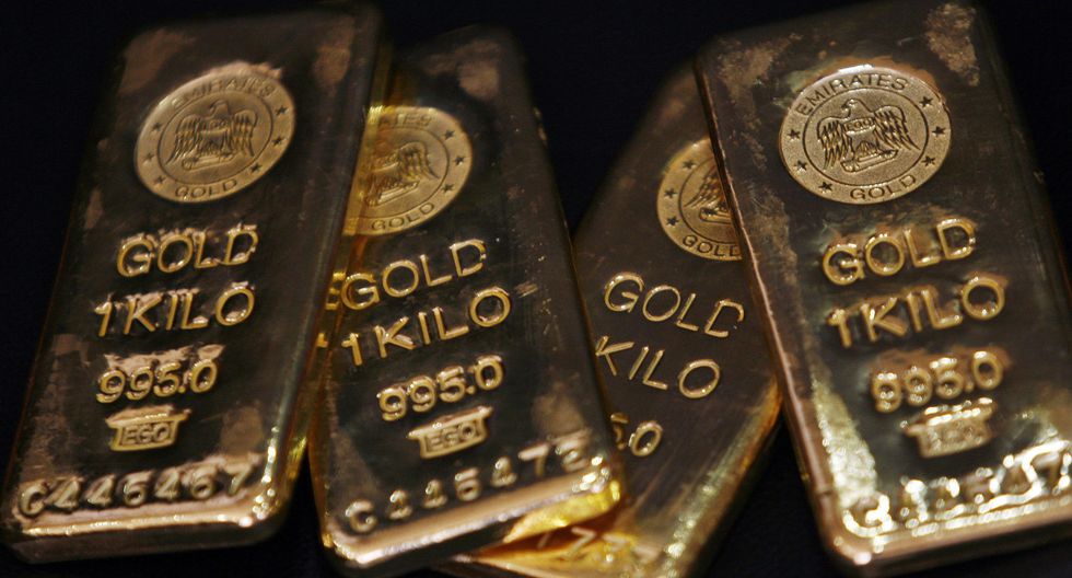 Oro gana más de 1% ante daño por el Covid-19 sobre las economías globales