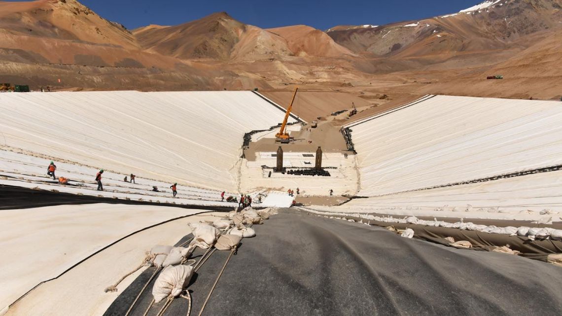San Juan/Oro y acero: los Sirviente, la familia emprendedora que trabaja en plena Cordillera