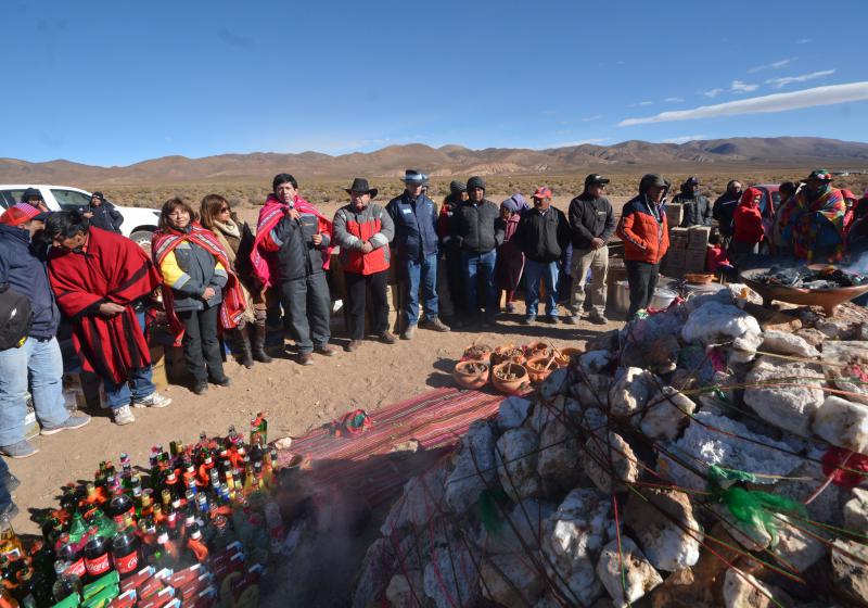 Jujuy: Sales de Jujuy y Olaroz honraron a la pachamama con una celebracion única de los pueblo andinos