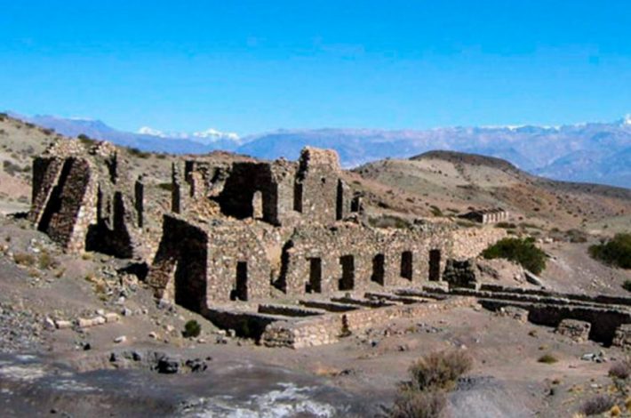 Mendoza/Paramillos: un viaje turístico en el tiempo, con la la primera explotación minera de la República Argentina.