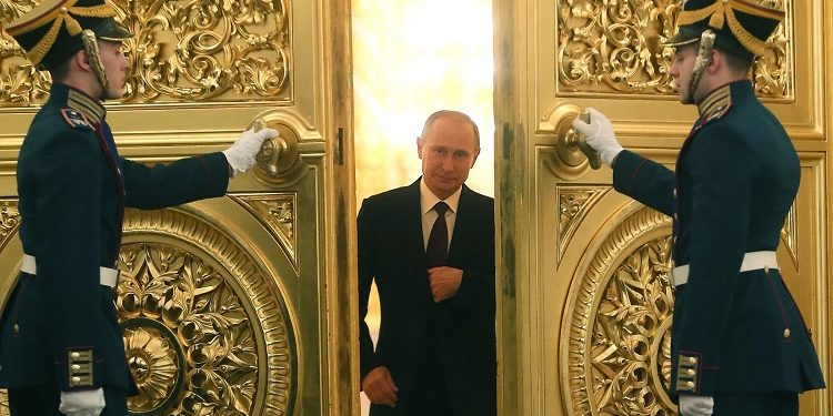 Putin preparó a Rusia para las sanciones importando oro de contrabando desde Sudán Putin preparó a Rusia para las sanciones importando oro de contrabando desde Sudán