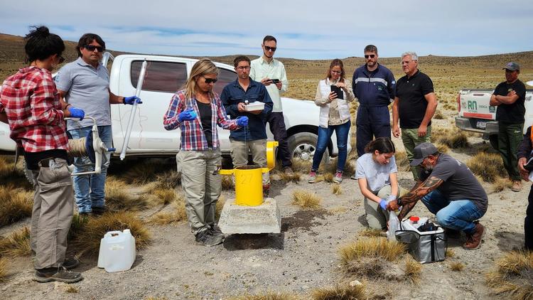 Río Negro/Calcatreu: se realizó el primer muestreo participativo de aguas