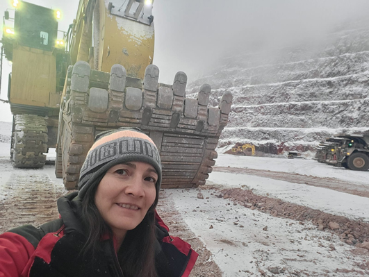 San Juan: Natalia López; "la palera" que es un orgullo para las mujeres mineras argentinas