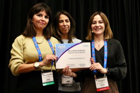 Santa Cruz fue reconocida en una feria internacional por liderar la contratación de mujeres en la minería