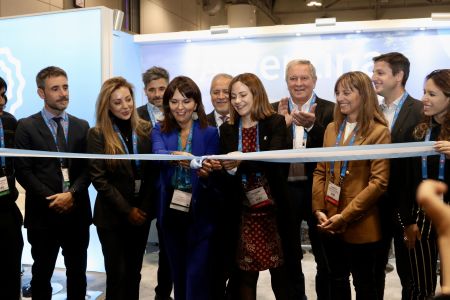 Santa Cruz inaugura su stand y continua en búsqueda de inversiones para el sector minero en la PDAC